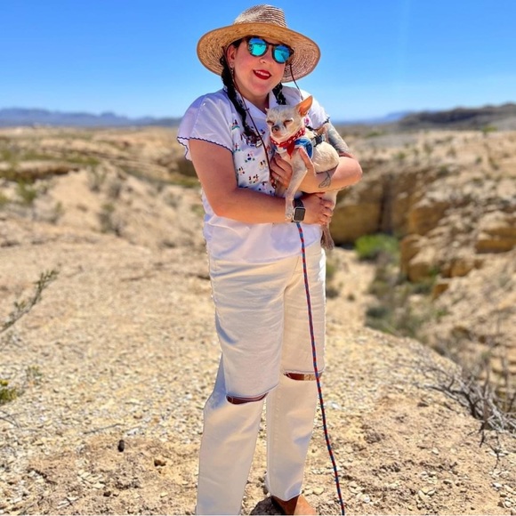 Meet your Posher, Katy - Picture 1 of 2